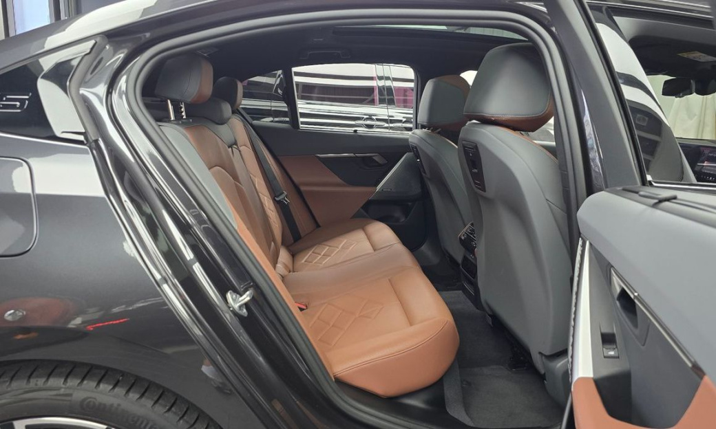 BMW 5-Series 530i xDrive M Sport, 2024