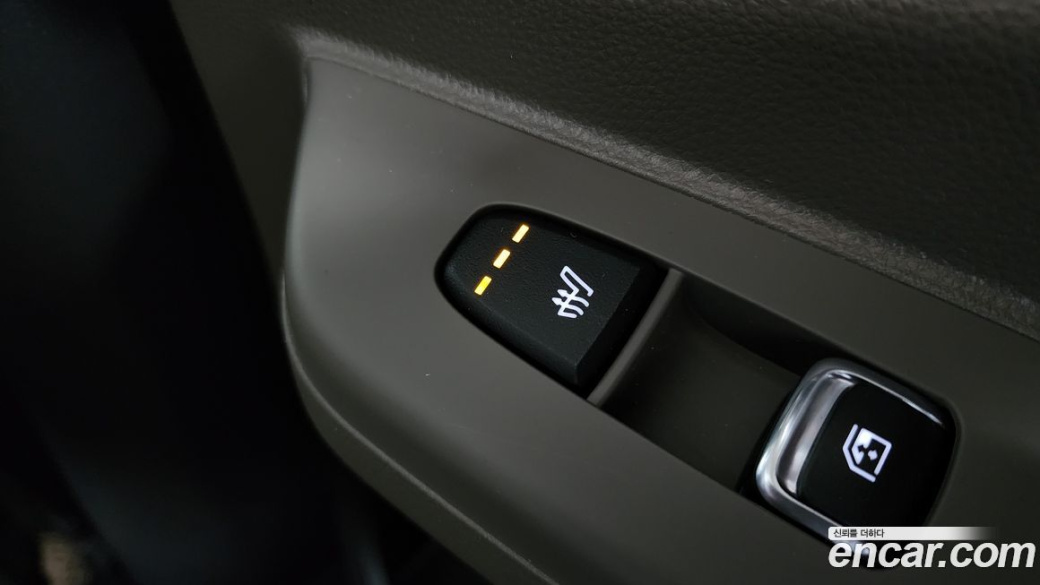 Kia Carnival 9-Seater Signature, 2024