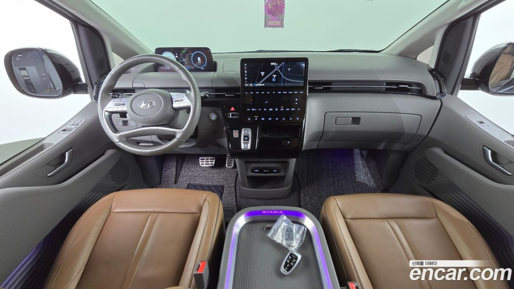 Hyundai Staria 4WD Lounge 7-Seater, 2023