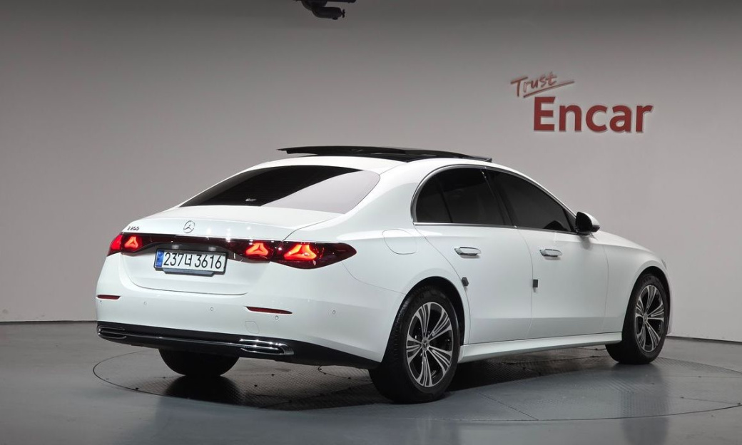 Mercedes-Benz E-Class E200 Avantgarde, 2024