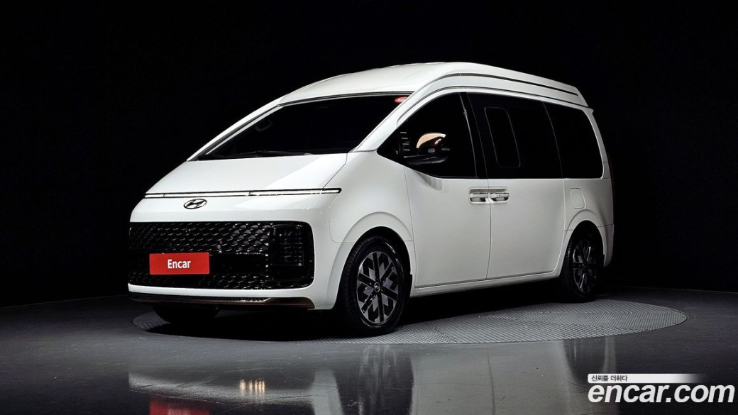 Hyundai Staria Lounge 9-Seater, 2023