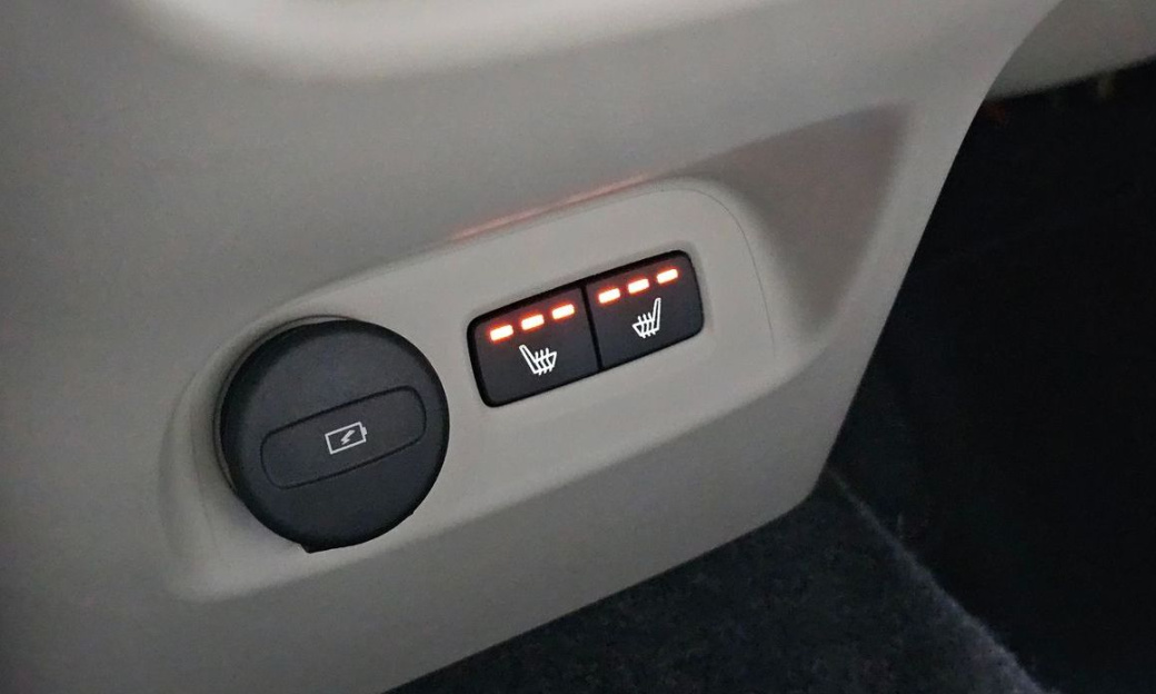 Volvo XC40 B4 Ultra Bright, 2025