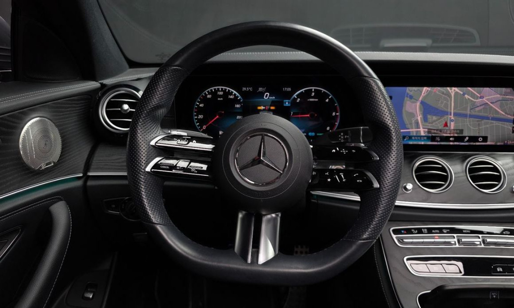 Mercedes-Benz E-Class E220d 4MATIC AMG Line, 2022
