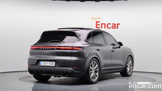 Porsche Cayenne 3.0, 2024