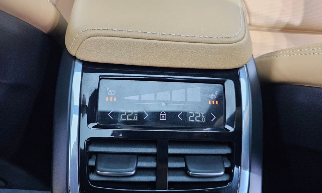 Volvo XC60 B6 Ultimate Bright, 2023