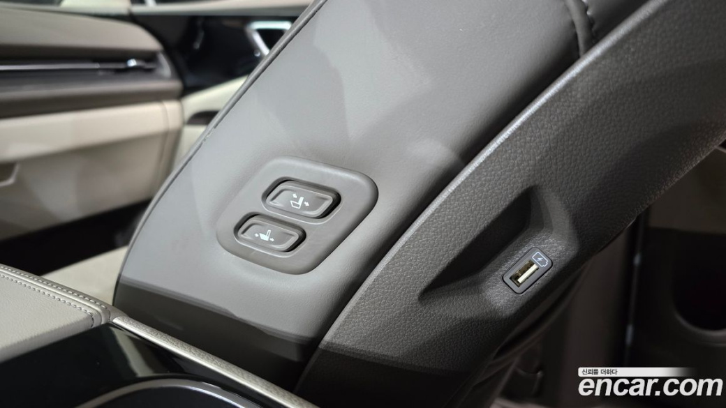 Kia Carnival 9-Seater Noblesse, 2023