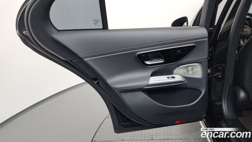 Mercedes-Benz E-Class E300 4MATIC AMG Line, 2024