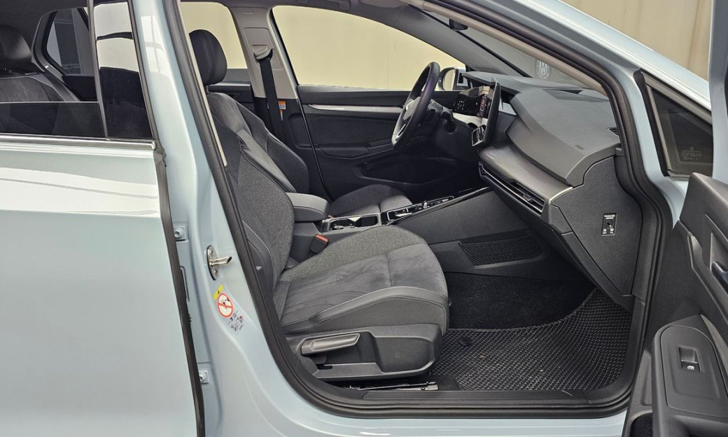 Volkswagen Golf 2.0 TDI Prestige, 2025