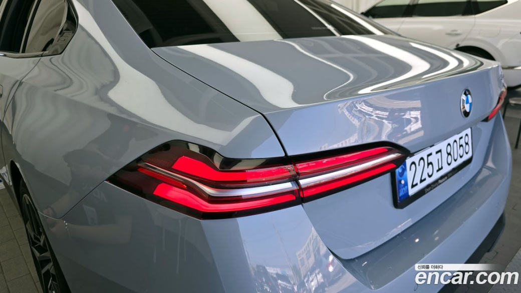 BMW 5-Series 520i M Sport, 2024