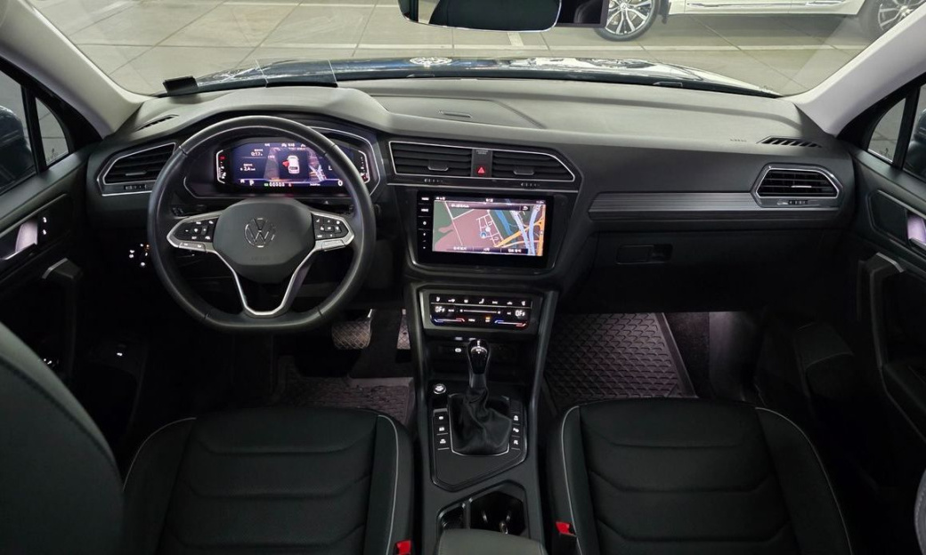 Volkswagen Tiguan 2.0 TSI Prestige, 2024