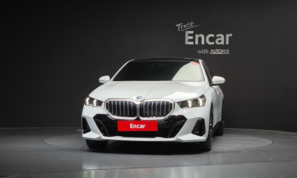 BMW 5-Series 530i xDrive M Sport, 2024