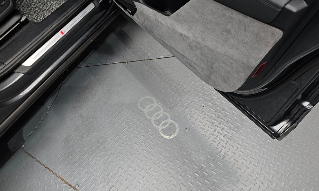 Audi Q3 35 TDI Premium, 2025