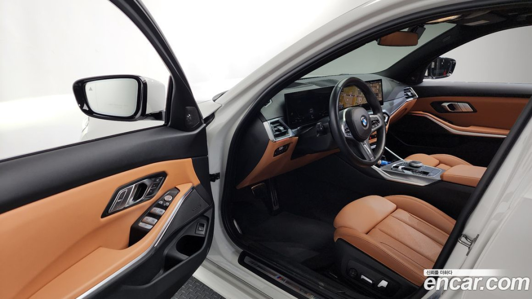 BMW 3-Series 320i M Sport, 2023