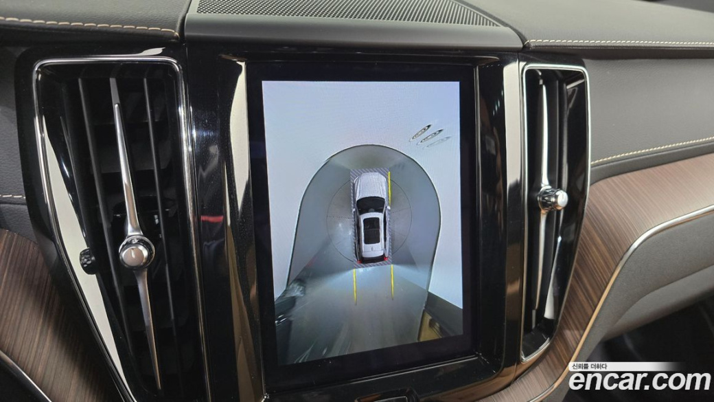 Volvo XC60 B5 Inscription, 2022