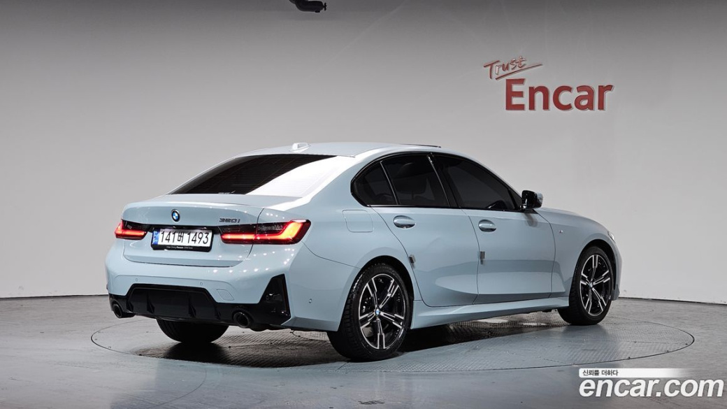 BMW 3-Series 320i M Sport, 2024