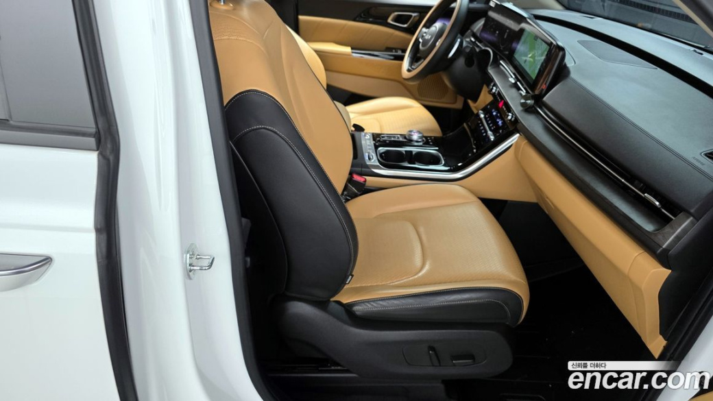 Kia Carnival 9-Seater Signature, 2023