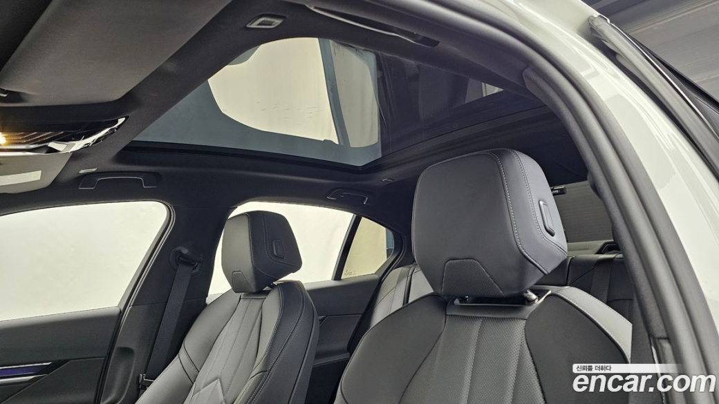 BMW 5-Series 520i M Sport, 2025