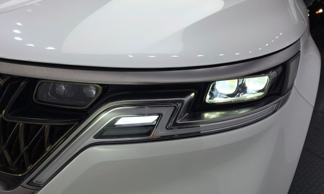 Kia Carnival 9-Seater Signature, 2023
