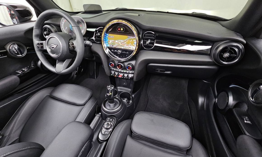 Mini Cooper Convertible Classic, 2024