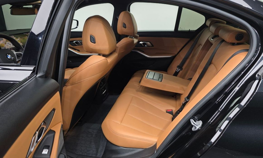 BMW 3-Series 320i M Sport, 2024