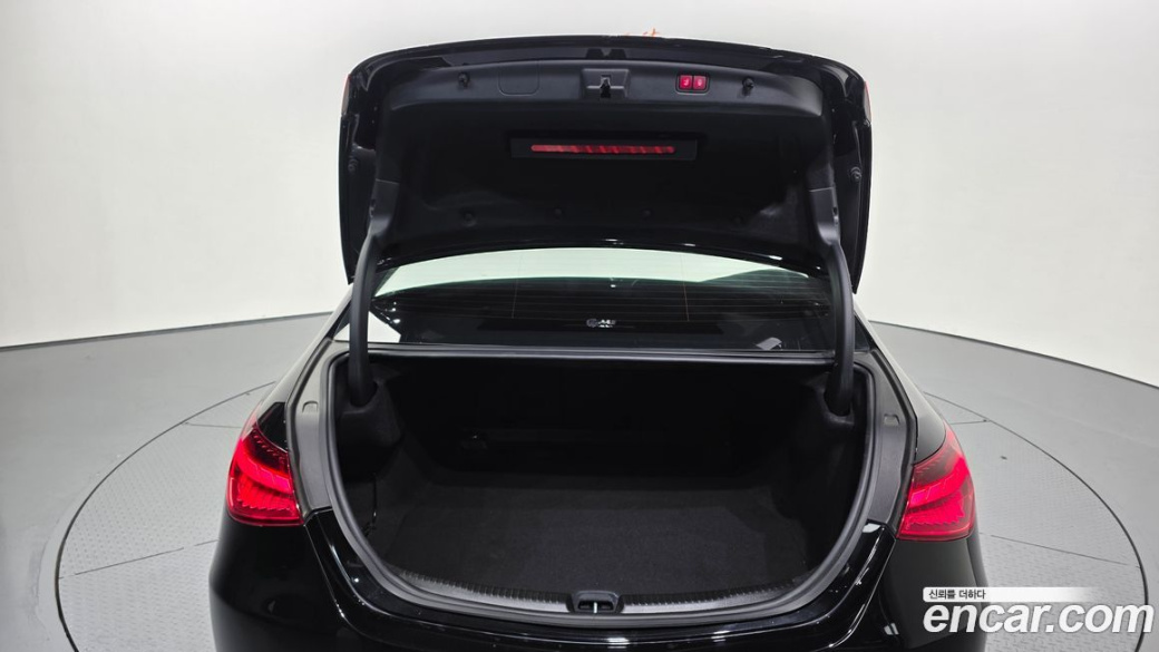 Mercedes-Benz C-Class C300 4MATIC Avantgarde, 2023