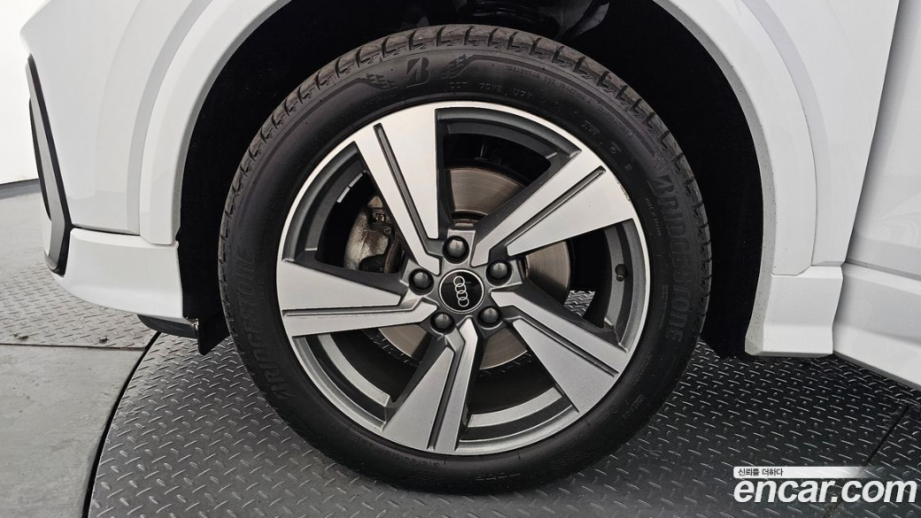 Audi Q2 35 TDI Premium, 2023