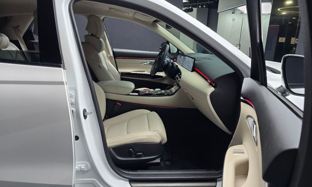 Genesis GV70 2.5T Gasoline 2WD, 2025