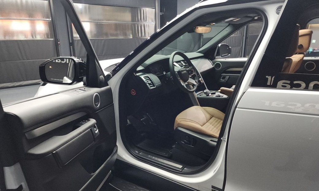 Land Rover Discovery P360 Dynamic HSE, 2025