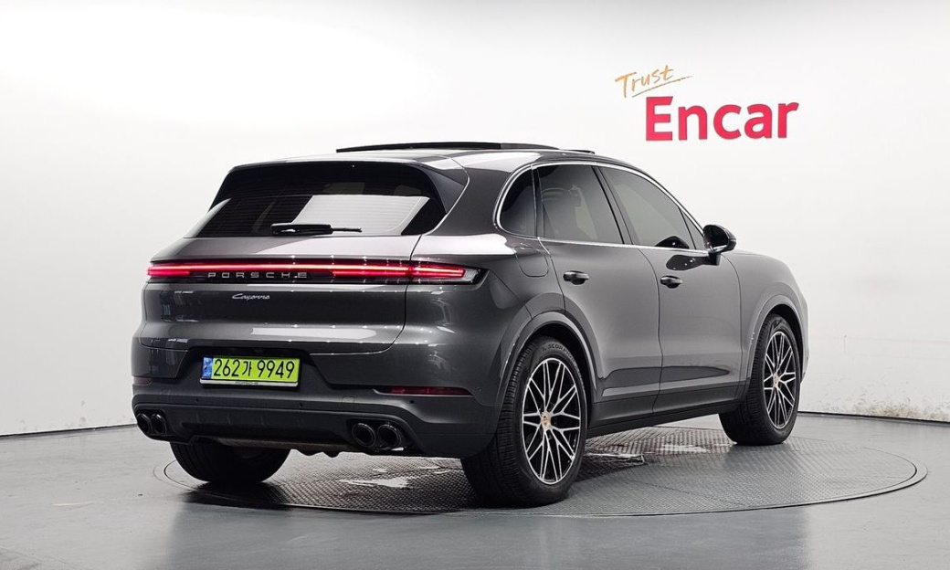 Porsche Cayenne 3.0, 2024
