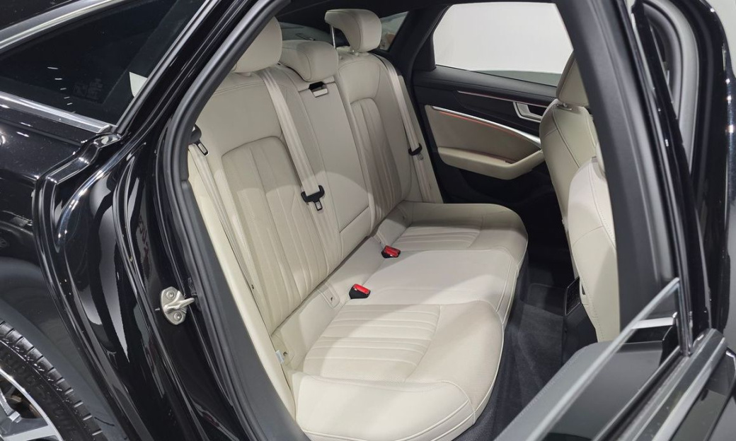 Audi A6 45 TFSI Premium, 2024