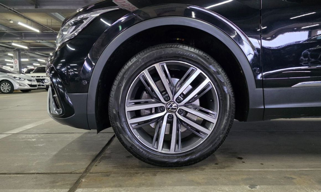 Volkswagen Tiguan 2.0 TSI Prestige, 2024