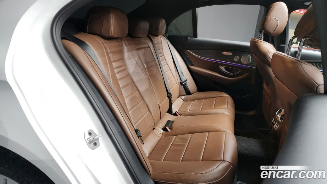 Mercedes-Benz E-Class E350 4MATIC Exclusive, 2023