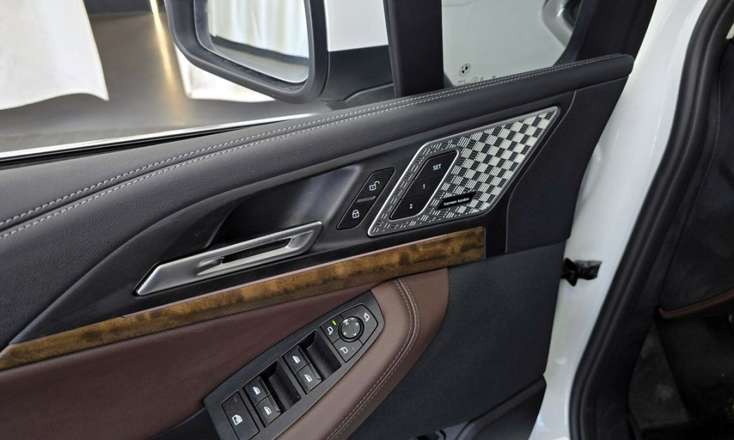 BMW 2-Series 220i Luxury, 2024