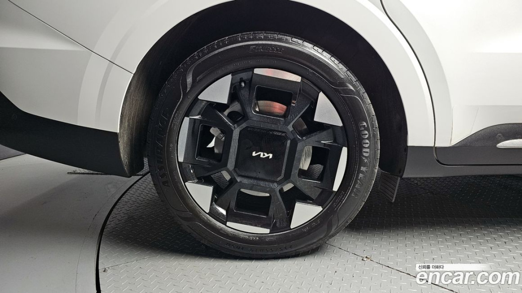 Kia Carnival 9-Seater Noblesse, 2024