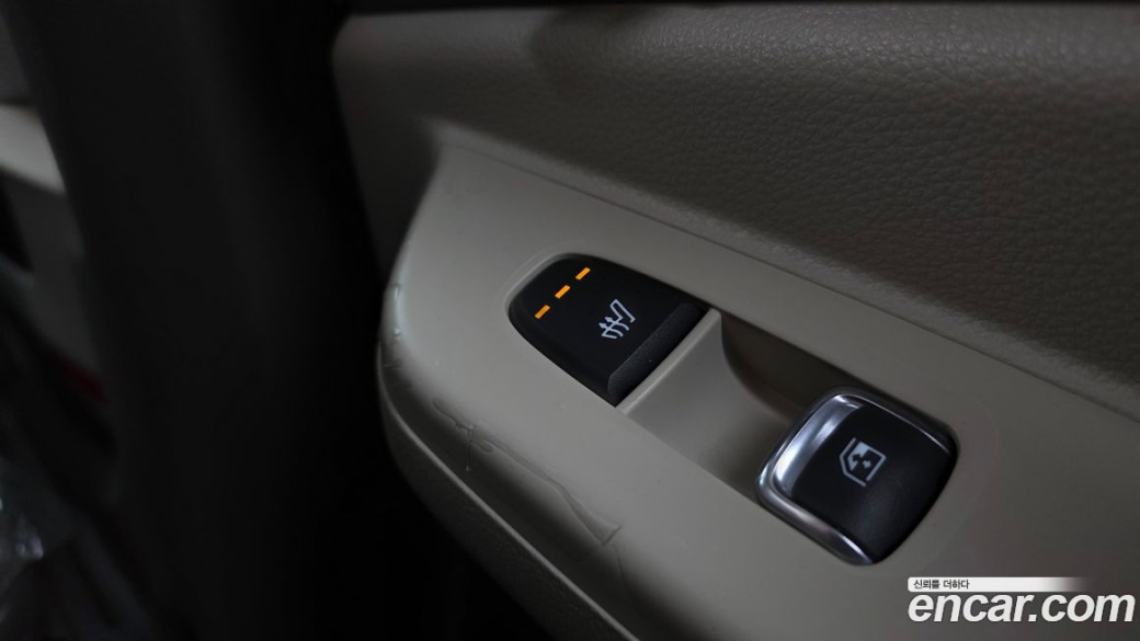 Kia Carnival 9-Seater Signature, 2024