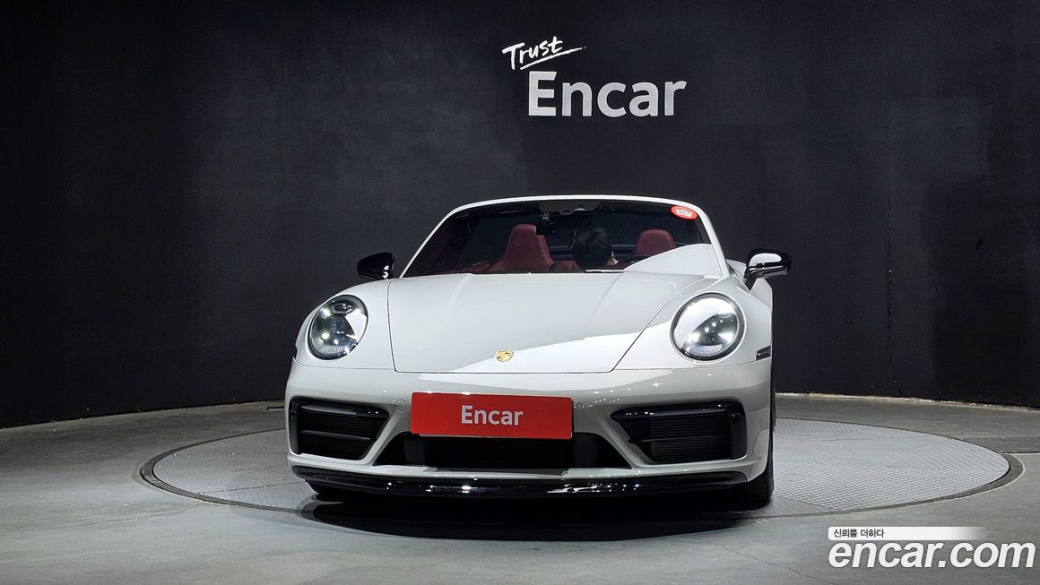 Porsche 911 Carrera 4 GTS Cabriolet, 2023