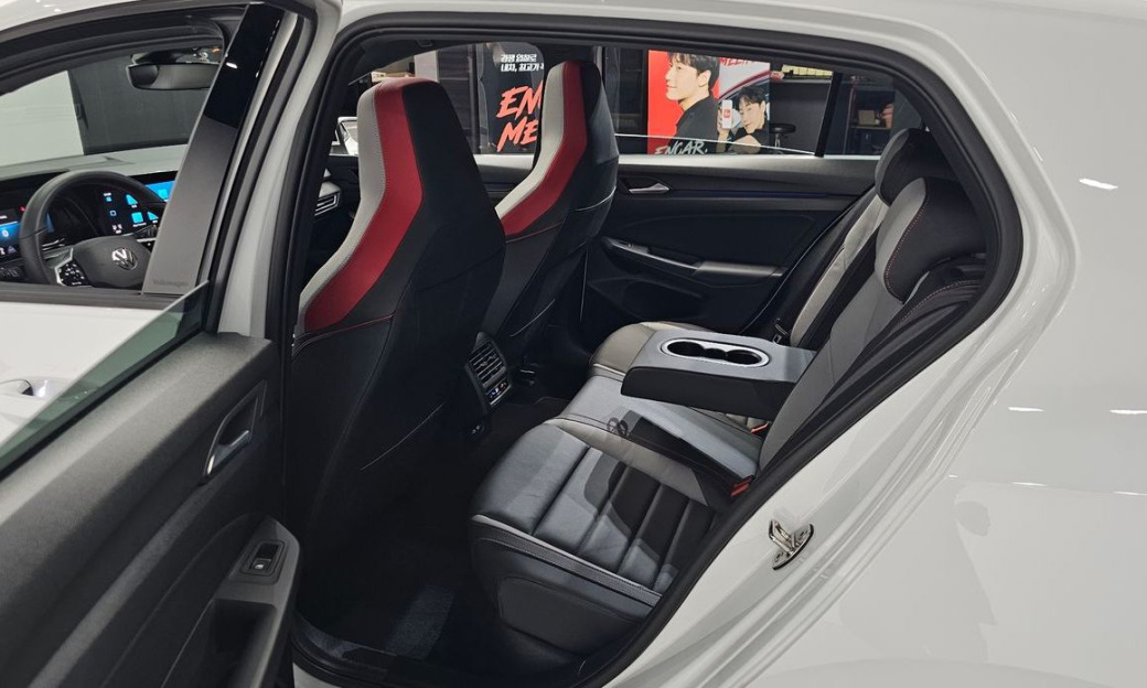 Volkswagen Golf 2.0 GTI, 2024
