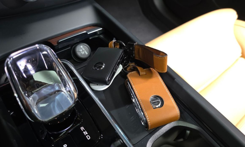 Volvo XC60 B5 Ultra Bright, 2025