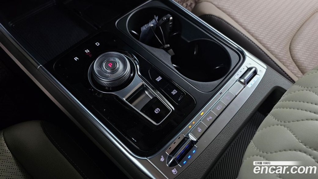 Kia Carnival 9-Seater Gravity, 2024