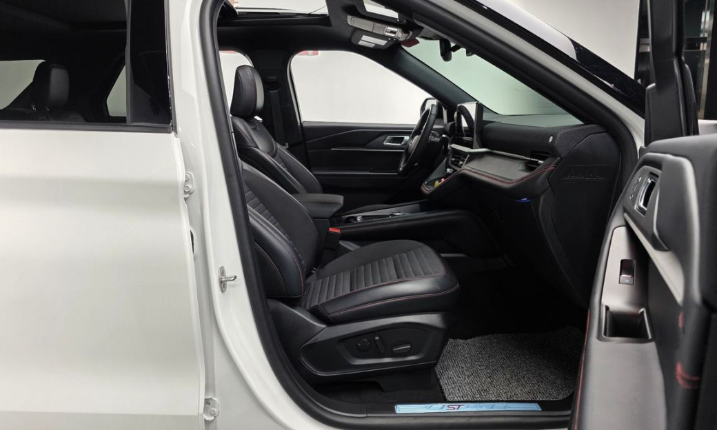 Ford Explorer 2.3 ST-Line 4WD, 2025