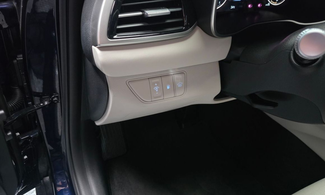 Genesis G70 Gasoline 2.5T 4WD, 2025