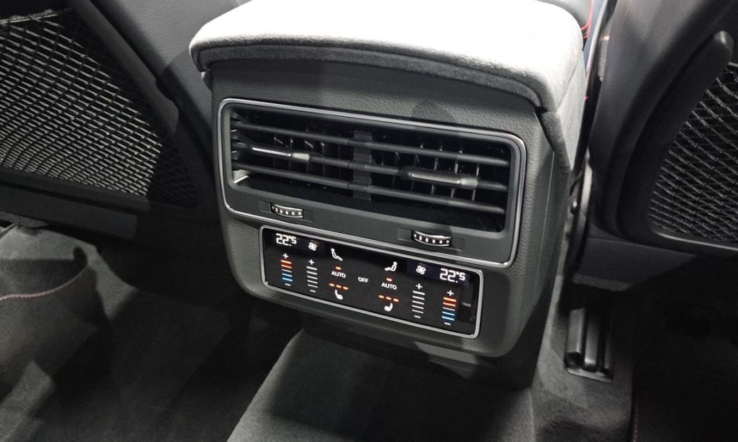 Audi RSQ8 4.0 TFSI Quattro Performance, 2025