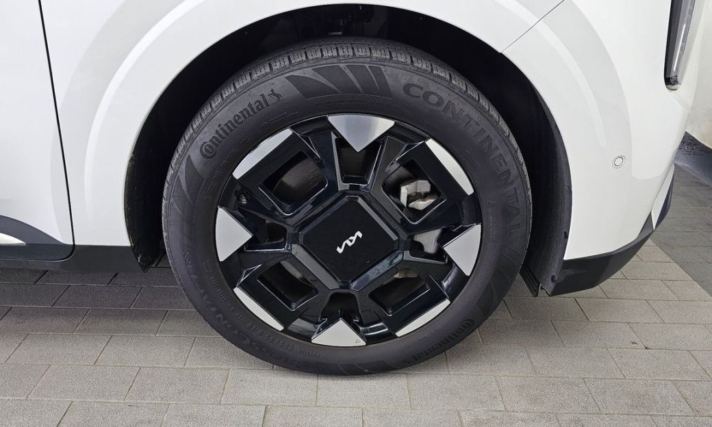 Kia Carnival 9-Seater Signature, 2025