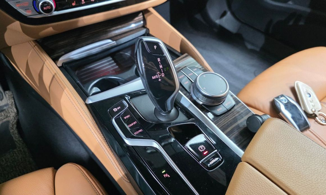 BMW 5-Series 520i M Sport, 2022