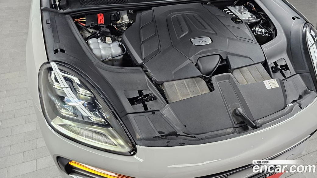 Porsche Cayenne 3.0 PLATINUM EDITION, 2023