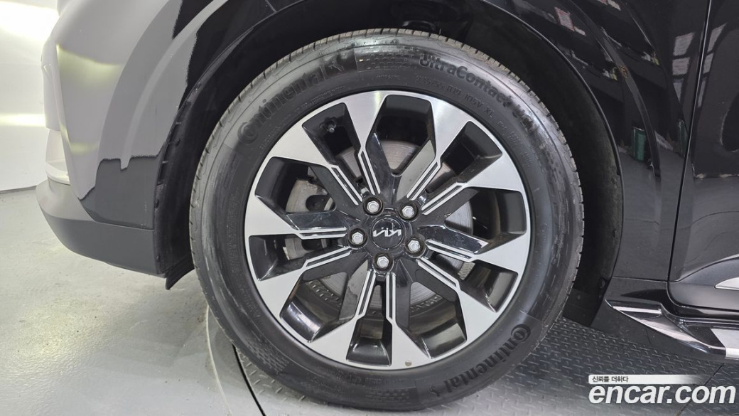 Kia Carnival 9-Seater Signature, 2023