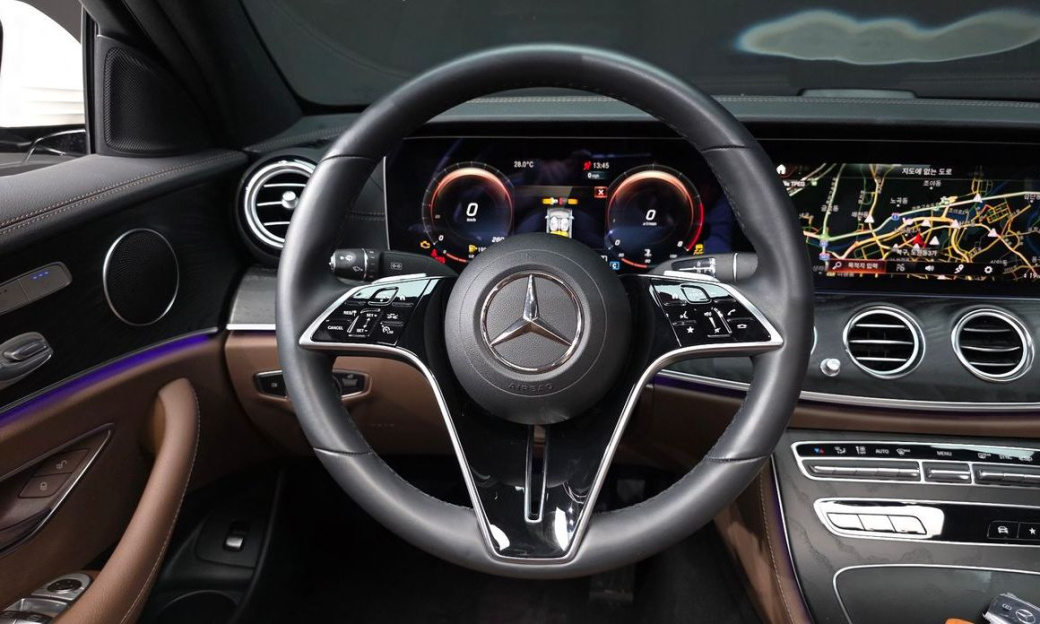 Mercedes-Benz E-Class E250 AMG Line, 2023