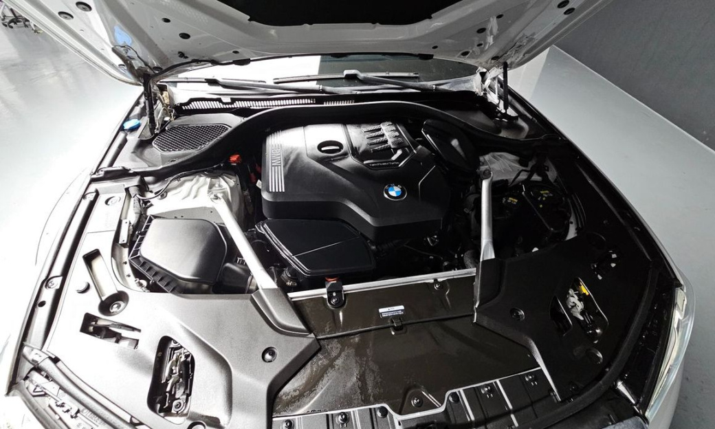 BMW 5-Series 530i xDrive Luxury, 2023