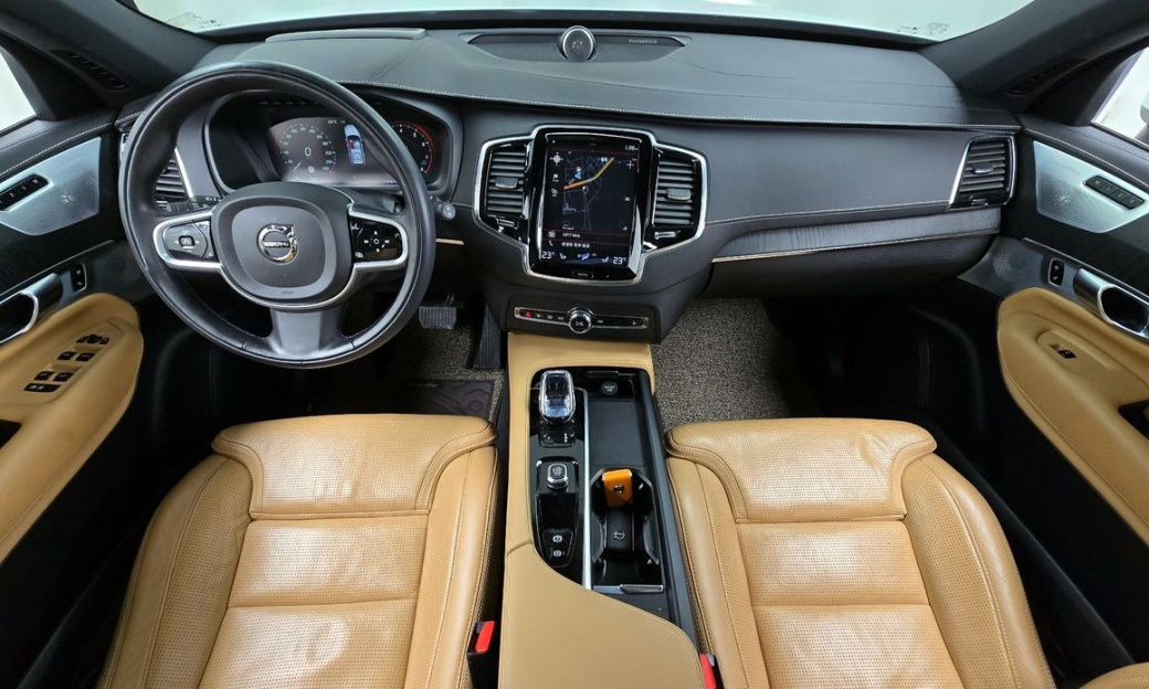 Volvo XC90 B6 Inscription, 2022