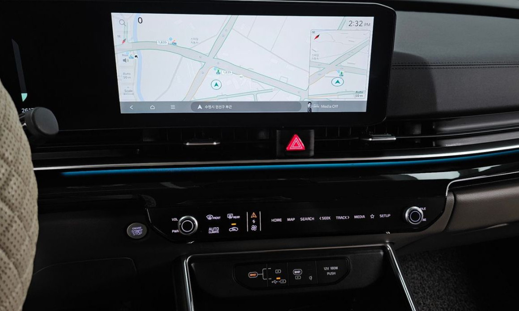 Kia Carnival 7-Seater Signature, 2024